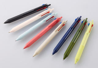 【新製品】多色ボールペン初！ 黒のみ後端ノックの新機構採用した「ジェットストリーム 新3色ボールペン」