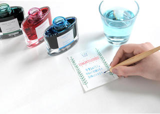 【新製品】多彩なインクの色を手軽に楽しめる、つけペンタイプの筆記具