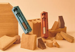 【新製品】カリモク家具の端材を木製グリップに。「JETSTREAM × karimoku 4&1」