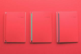 【新製品】リフィルにメモ書きができる名刺ファイルに新色〔赤〕登場