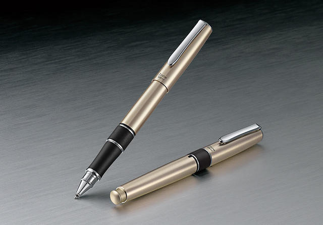 新製品】「ZOOM505」に初のキャップ式多機能ペン登場｜