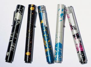 【新製品】メイド・イン・アメリカの高級筆記具「SCHONDSGN」のマルチカラークリップペン