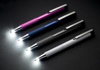 【新製品】暗い場所で筆記できるライト付きボールペン