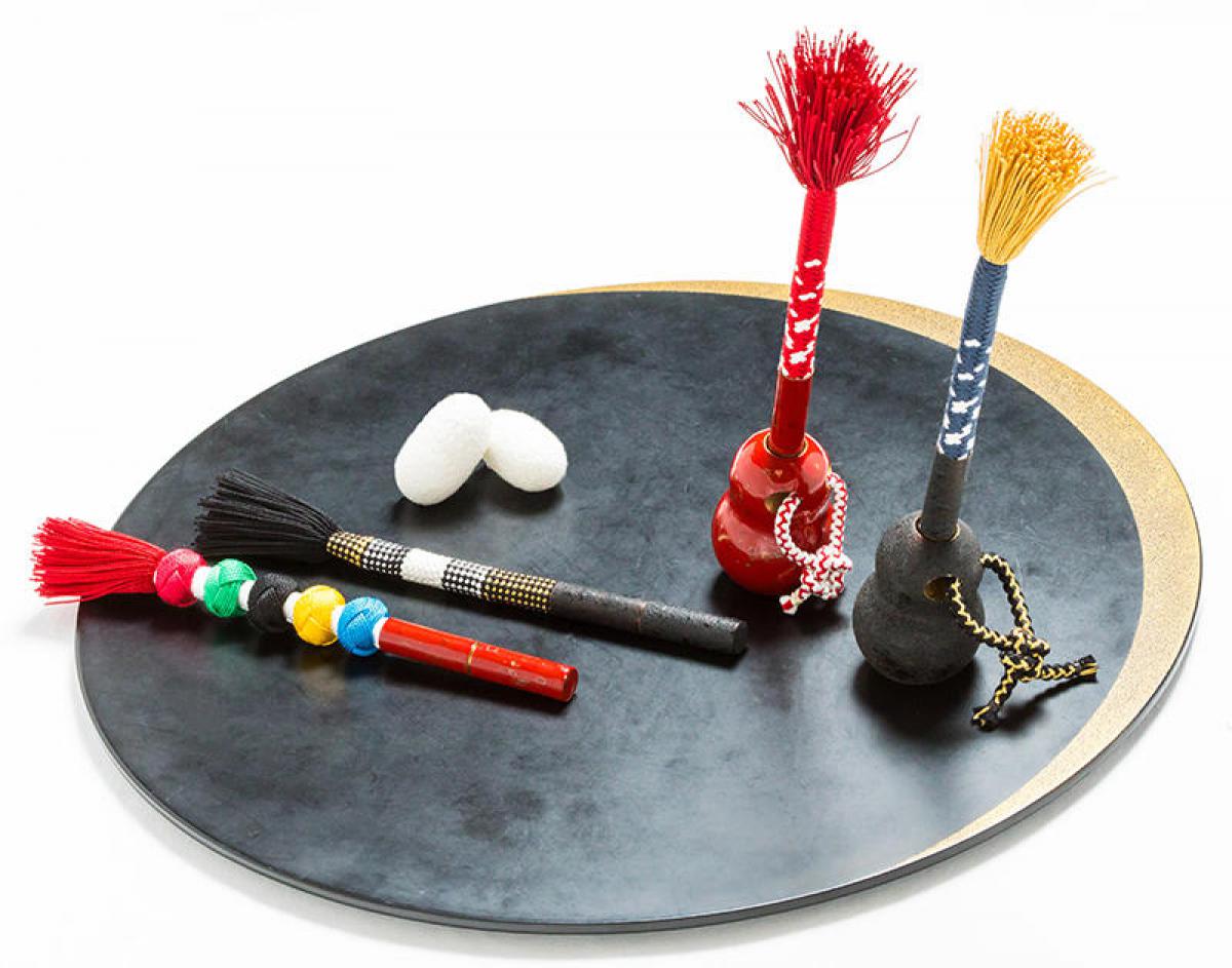 ニュース】東京組紐の老舗が開発した「くみひもうるしペン」の海外向け