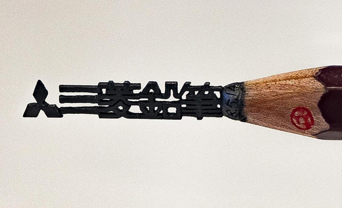 三菱鉛筆本社で超絶技巧的な鉛筆彫刻を展示｜