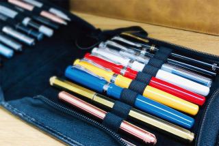 【新製品】お気に入りのペンの収納やプレゼンテーションに最適な革製コレクションケース