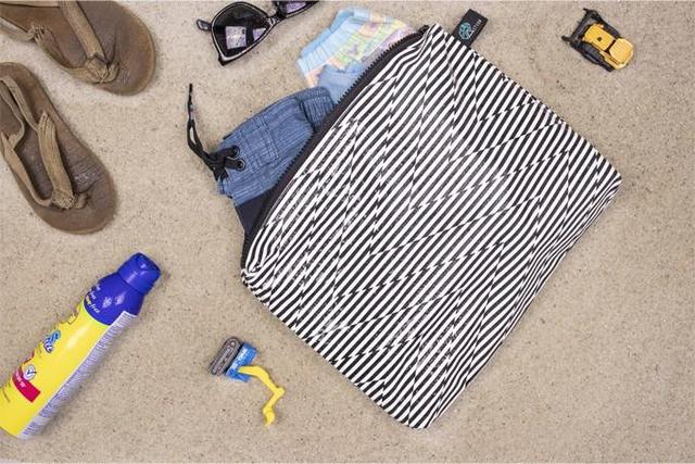 新製品 中も外も完全防水 機能性抜群でおしゃれな防水ポーチ