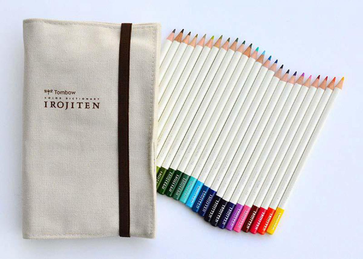 新製品】四季折々の風景をスケッチする 「色辞典24色おでかけセット」｜