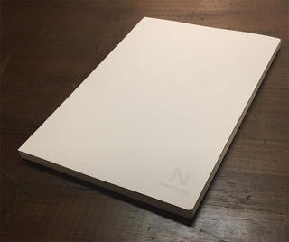 【新製品】好評のノンブル入りノートにカスタマイズできる特別版「白」が登場！