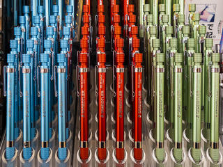 【コレ注目！】ハイノートのオリジナルシャープペンにブルーとグリーンの新色が登場！
