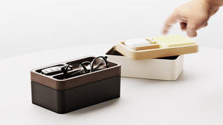 【新製品】指で簡単に回転！文具類をすっきり収納「Revov Tray Box」