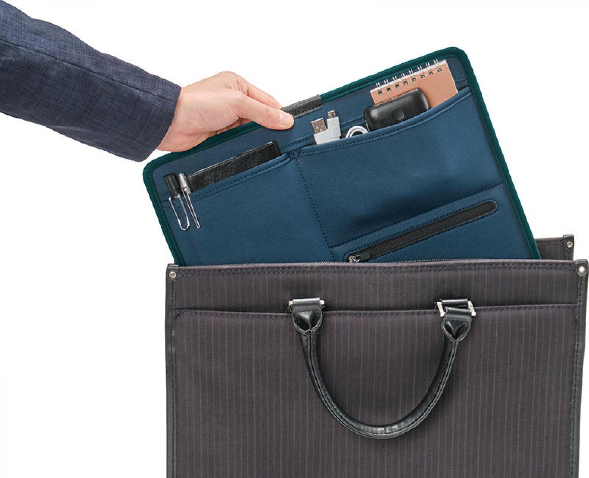 タブラのセット、蓋と円座付、専用のバッグ入り、ムンバイで購入しました タブラのセット、蓋と円座付、専用のバッグ入り、ムンバイで購入しま