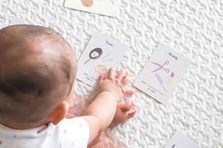 【新製品】赤ちゃんのお祝い用「選び取りカード」くすみカラー