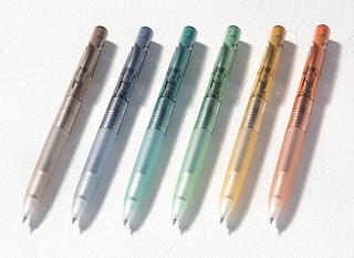 【新製品】人気ボールペン「ブレン」の書き心地を視覚化して体感できるニュアンスカラーのクリアボディ