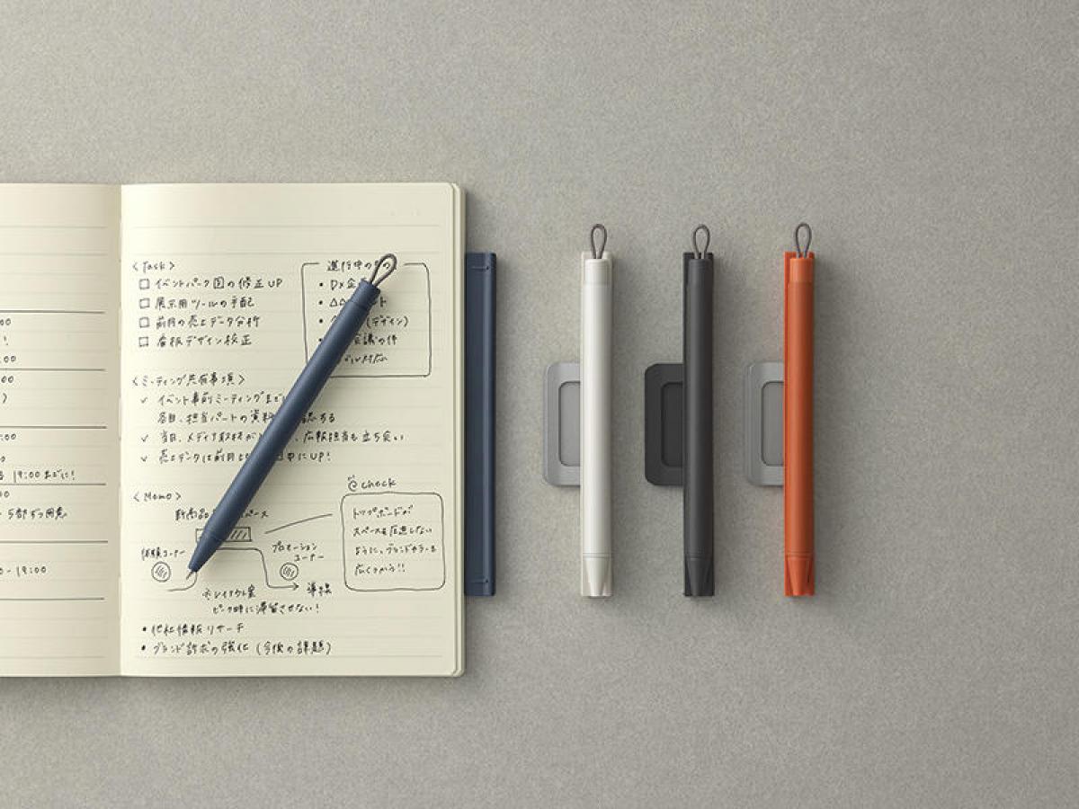 BREITLINGノベルティ ボールペン、ノート、タンブラー 新製品】ノートにピタっと付けて持ち運ぶボールペン「ピタン」｜