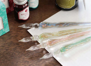 【新製品】きらきら輝くラメが美しい、ハンドメイドのガラスペン