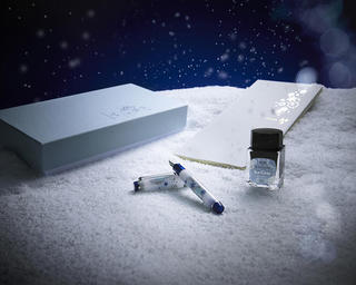 【新製品】初雪をテーマにしたノート・万年筆・ボトルインクのセット