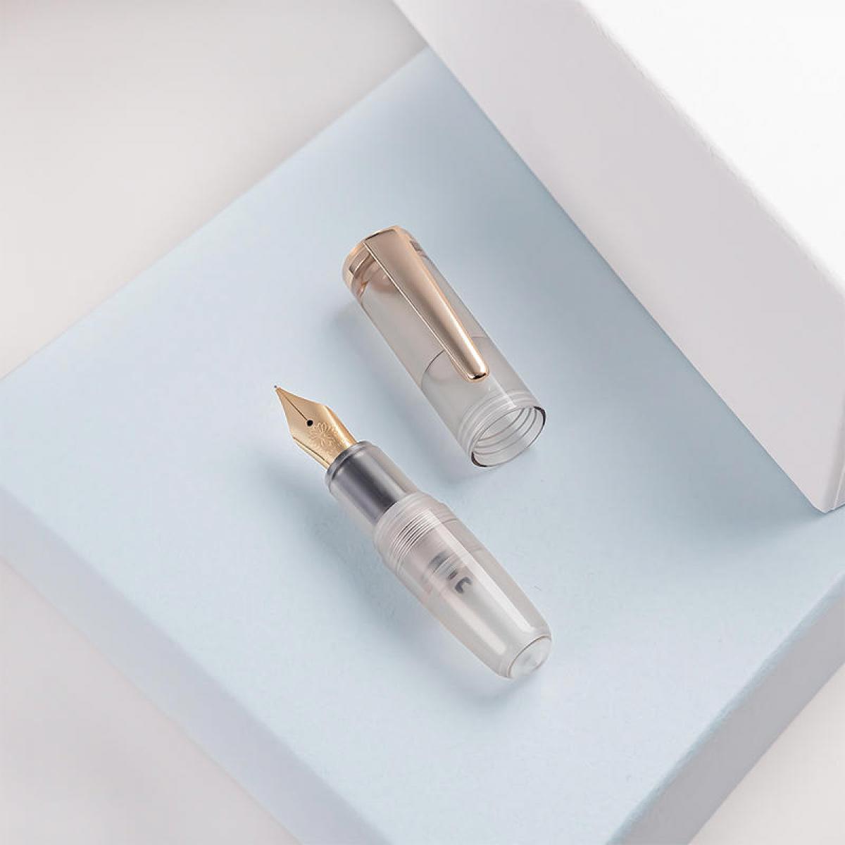 文具女子博2023】ワンチャーが大人気のミニ万年筆「PuChiCo」の新色