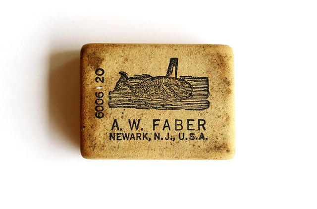 連載】文房具百年 #60「発見！幻の鯨印消しゴム」｜