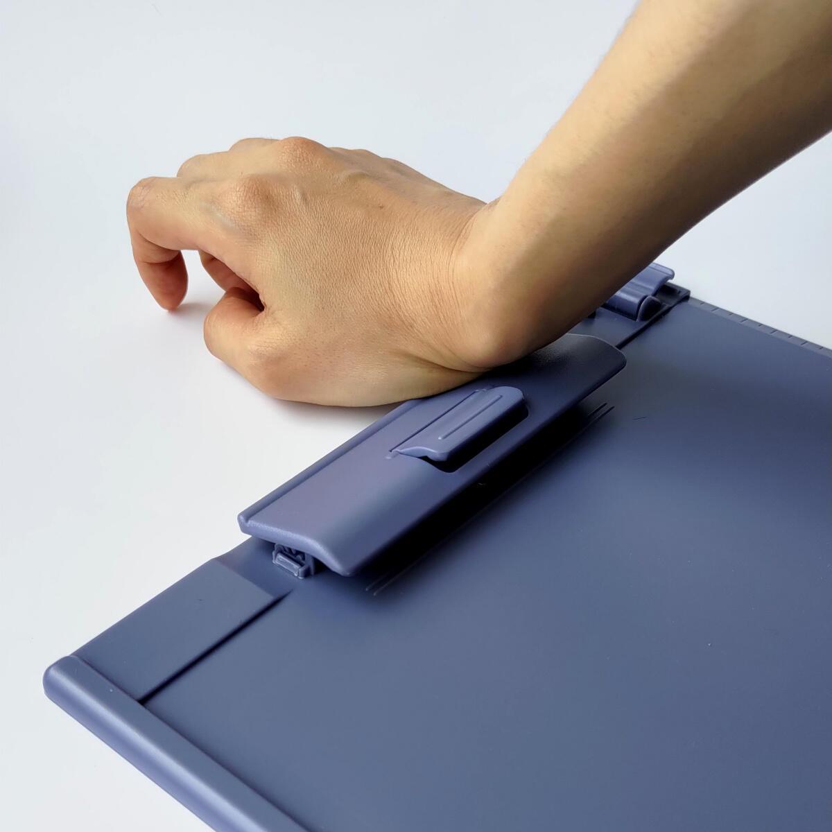 連載】車椅子ライターから見た 弱い力でも使いやすい文具たち #67