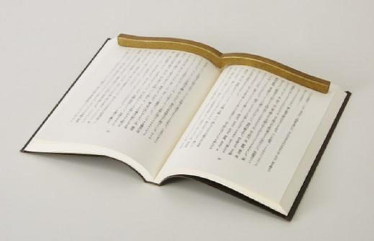 2024年Bun2大賞】ベスト文具2位「本に寄り添う文鎮」（コクヨ）受賞