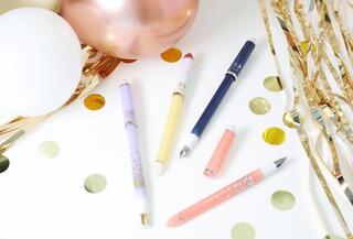 【新製品】簡単に筆文字が書ける万年筆「ふでDEまんねん」の30周年を記念した特別モデル