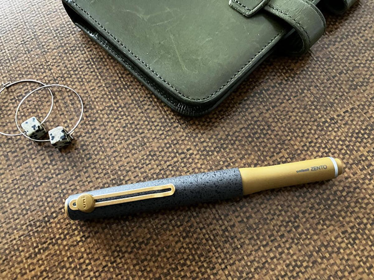 コレ買いました！】ラスト1本に出会えた「uniball ZENTO ストーン