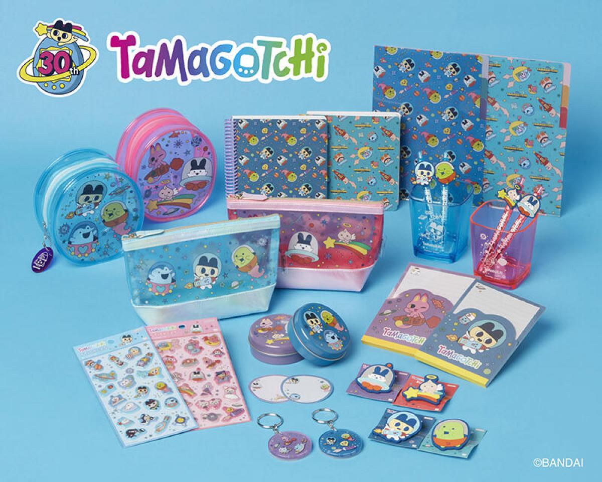 激レア たまデパ限定 たまごっち文房具セット 13点セット 新製品】「たまごっち」30周年記念アートを使用した文具雑貨シリーズ｜