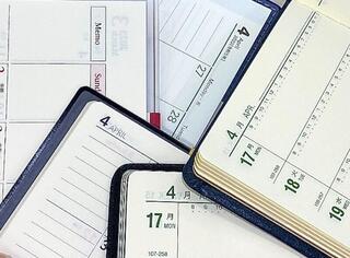 【連載】プロに聞く！文房具のある毎日｜「紙」や「開き」など、使い心地で手帳を選んでみよう