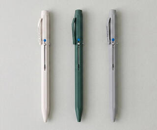 【新製品】クラシックなメタルボディの4色マルチペン