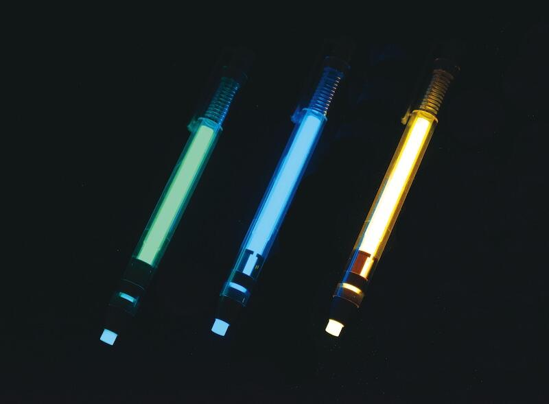 新製品】暗闇で光る蓄光顔料入りの消しゴムを搭載したノック式消しゴム｜