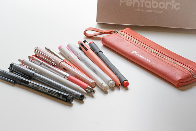 新製品】イタリアンレザーを使った色鮮やかなペンケース4色｜